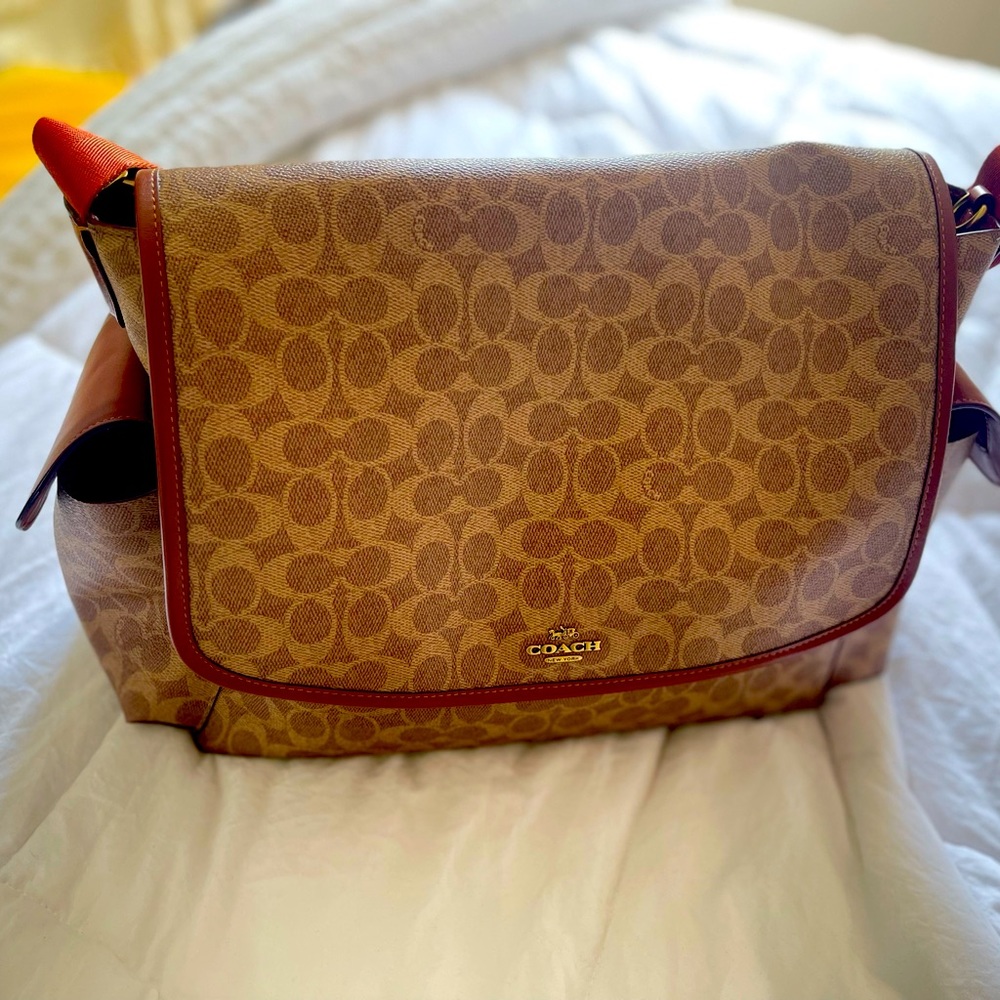 Coach BABY MESSENGER BAG IN SIGNATURE CANVAS